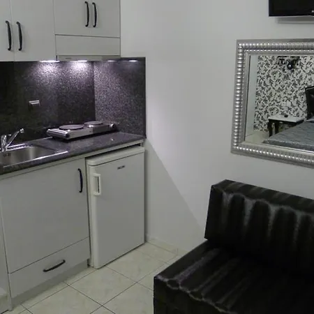 George & Sia's House Apartment Neos Marmaras