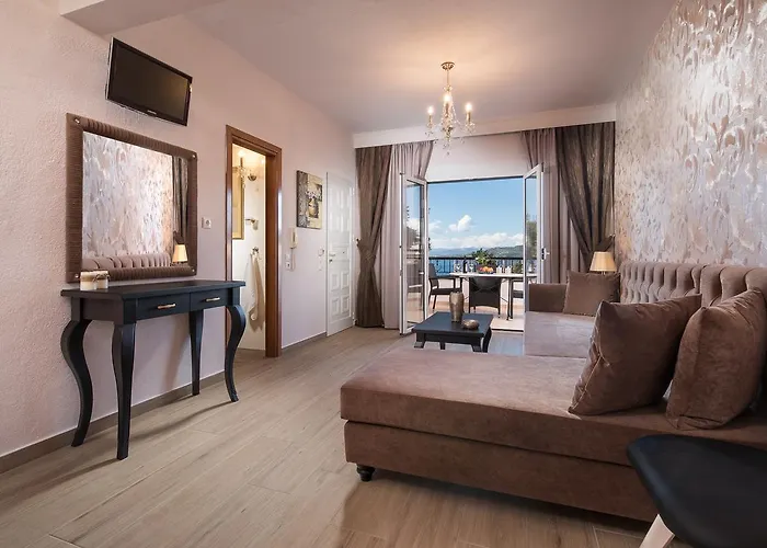 George & Sia's House Néos Marmarás