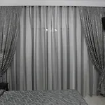 George & Sia's House Apartment *