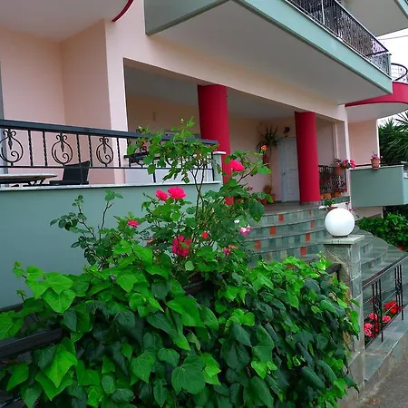 Apartman George & Sia's House Néosz Marmarász