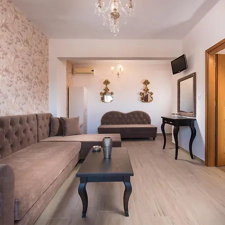 George & Sia's House شقة
