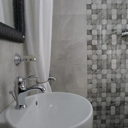 George & Sia's House Apartmán *